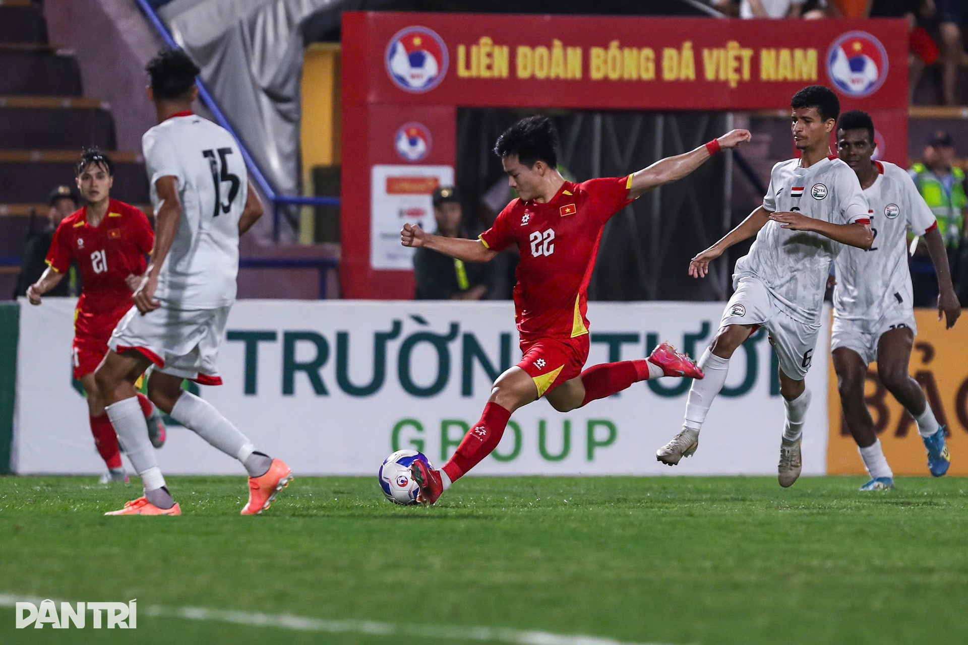 U23 Việt Nam liên tục bị phạm lỗi thô bạo trong trận đấu với Yemen - 10