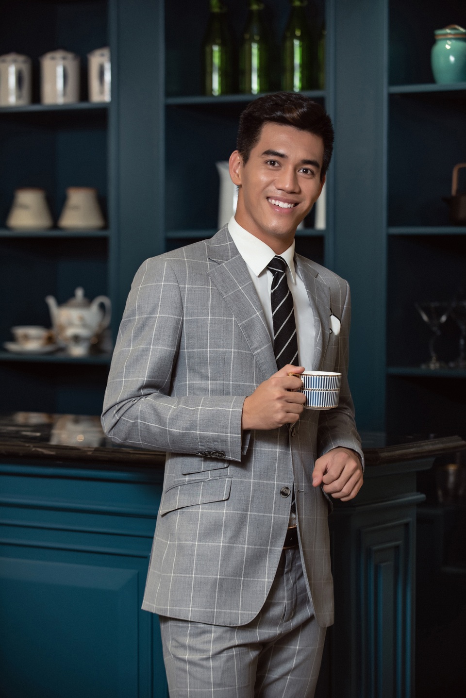 Tiến Linh như “soái ca” với hình ảnh đời thường không “quần đùi áo số” - 11