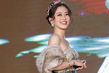 Nữ sinh cao 1m73 đăng quang quán quân Gương mặt trang bìa 2017