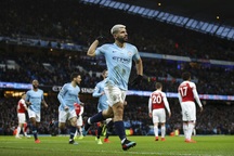 Man City 3-1 Arsenal: Hat-trick của Aguero