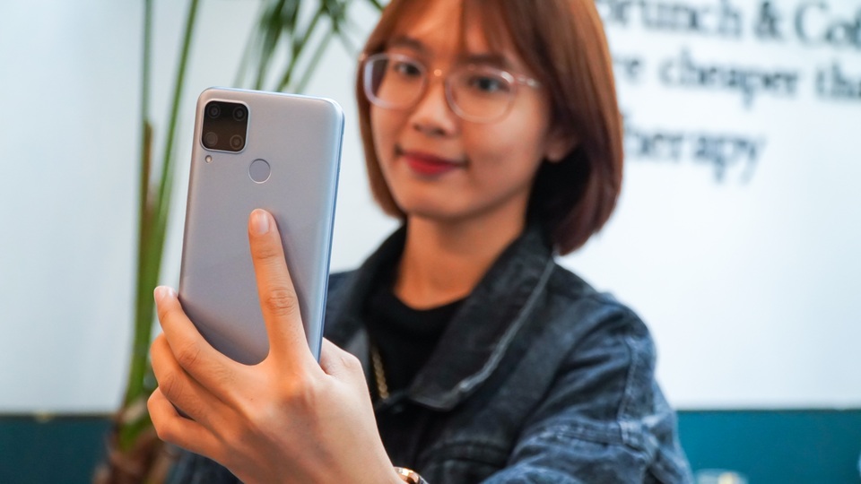 Đánh giá Realme C15: Pin tốt, hiệu năng và máy ảnh ở mức trung bình - 2 Đánh giá Realme C15: Pin tốt, hiệu năng và máy ảnh ở mức trung bình - 2