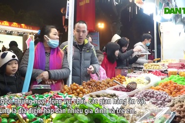 Giới trẻ hào hứng trải nghiệm không gian xanh phố đi bộ mới tại Hà Nội