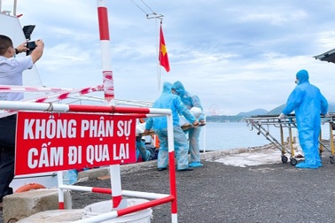 Cứu thành công thuyền viên Philippines bị nạn ngoài khơi Nha Trang