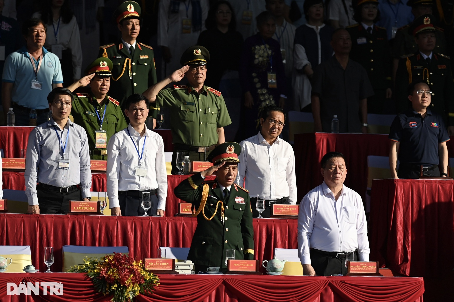 Rộn ràng theo nhịp chân chiến sĩ diễu binh chuẩn bị đại lễ 30/4 - 2 Rộn ràng theo nhịp chân chiến sĩ diễu binh chuẩn bị đại lễ 30/4 - 2