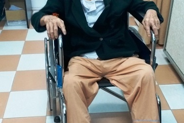 Cụ ông 105 tuổi hóc xương heo trong khi ăn bún sáng