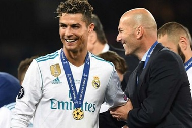 HLV Zidane và C.Ronaldo lập kỳ tích lịch sử ở Champions League