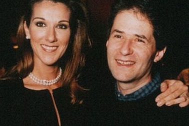 Tác giả của “My Heart Will Go On” qua đời trong tai nạn máy bay