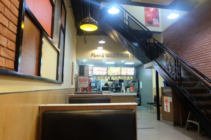 Burger King Hà Nội kinh doanh thế nào trong tâm bão tẩy chay trên mạng xã hội? - Ảnh 9. Burger King Hà Nội kinh doanh thế nào trong tâm bão tẩy chay trên mạng xã hội? - Ảnh 9.
