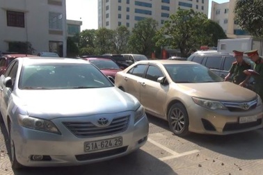 Phát hiện, thu giữ 10 xe ô tô tiền tỷ nhập lậu từ Lào về Việt Nam