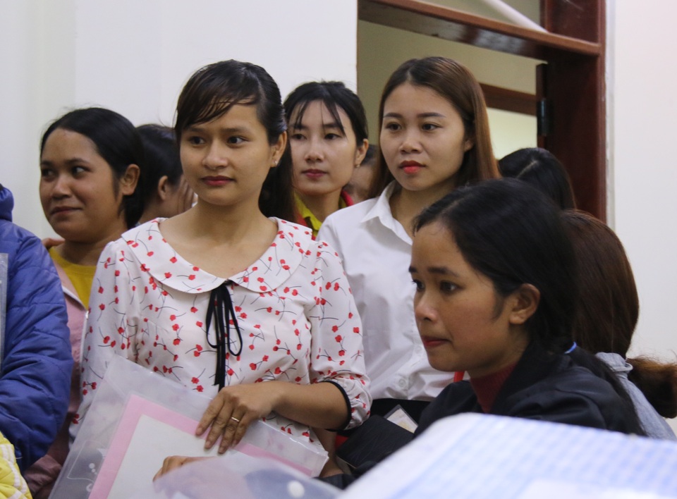 Niềm vui vỡ òa của hàng chục giáo viên tình nguyện đứng lớp không lương - 2 Niềm vui vỡ òa của hàng chục giáo viên tình nguyện đứng lớp không lương - 2