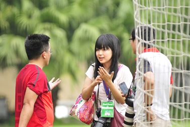 Nữ phóng viên Nhật Bản xinh đẹp hâm mộ U19 Việt Nam