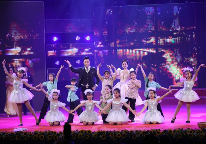 Chương trình “Mùa xuân cho em" lần thứ 14: Lan tỏa tinh thần “lá lành đùm lá rách” - Ảnh 5. Chương trình “Mùa xuân cho em" lần thứ 14: Lan tỏa tinh thần “lá lành đùm lá rách” - Ảnh 5.