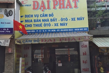 Choáng với 300 xe "ma" ém trong một tiệm cầm đồ