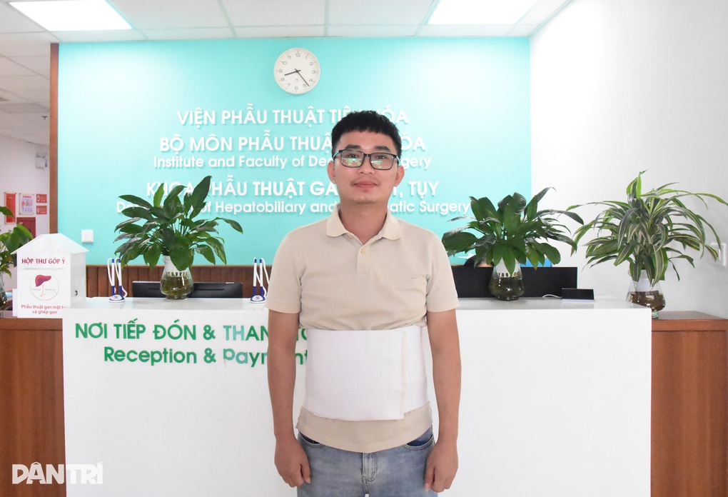 Bạn đọc Dân trí giúp đỡ gia đình “mẹ hiến gan cứu con” hơn 209 triệu đồng - 3 Bạn đọc Dân trí giúp đỡ gia đình “mẹ hiến gan cứu con” hơn 209 triệu đồng - 3