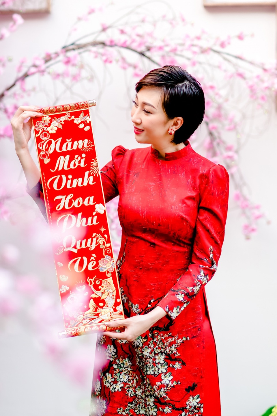 Lều Phương Anh rạng rỡ chụp ảnh du xuân cùng 2 con - 6 Lều Phương Anh rạng rỡ chụp ảnh du xuân cùng 2 con - 6