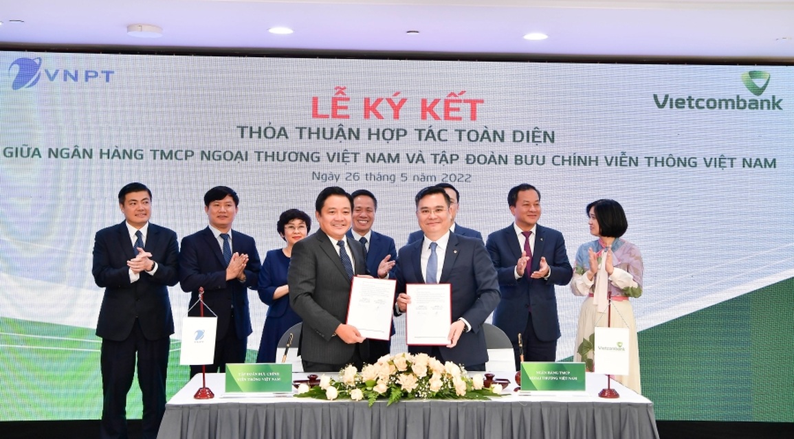 Vietcombank và VNPT ký kết thỏa thuận hợp tác toàn diện - 1 Vietcombank và VNPT ký kết thỏa thuận hợp tác toàn diện - 1