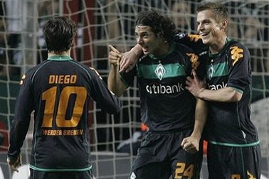 Bremen và Marseille giành vé vào tứ kết UEFA Cup