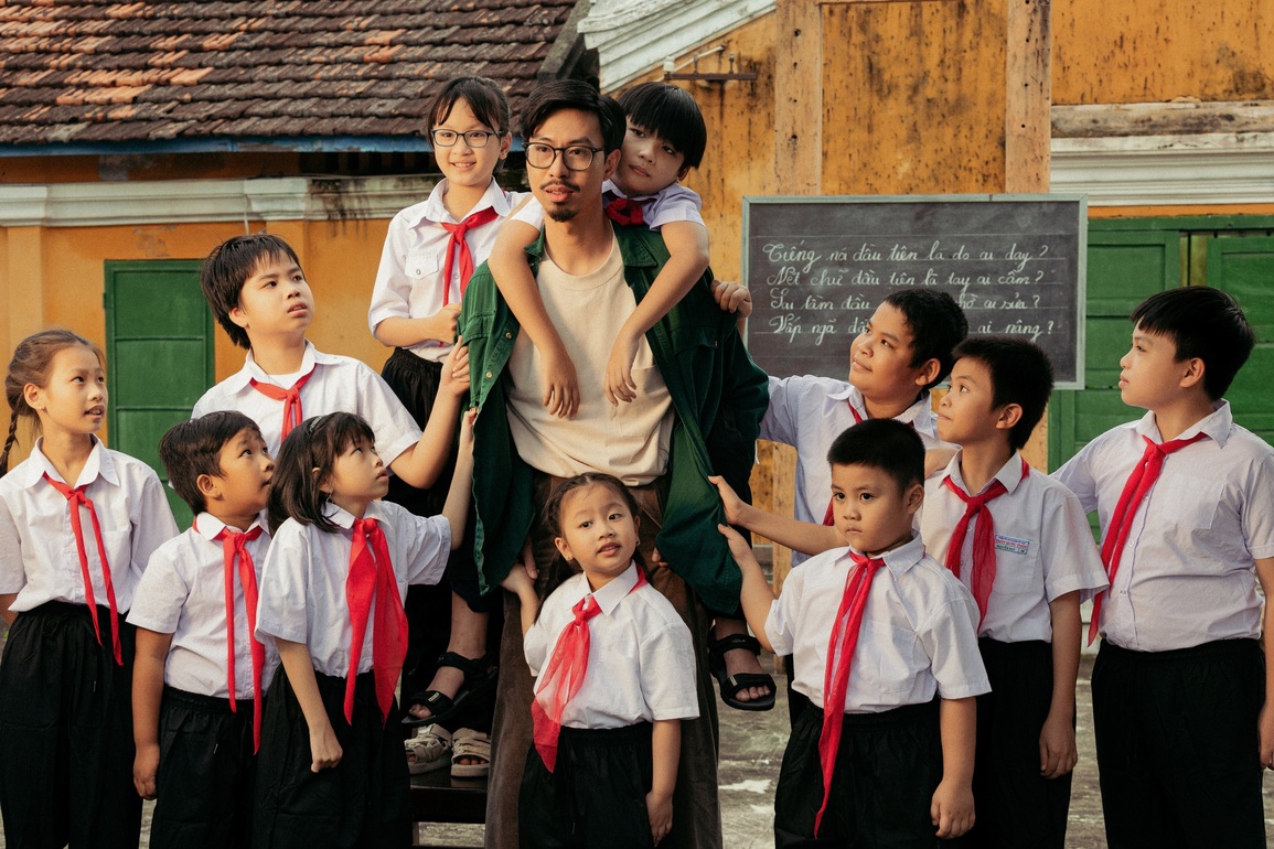 Ca khúc Mang tiền về cho mẹ của Đen Vâu gây sốt - 6 Ca khúc Mang tiền về cho mẹ của Đen Vâu gây sốt - 6