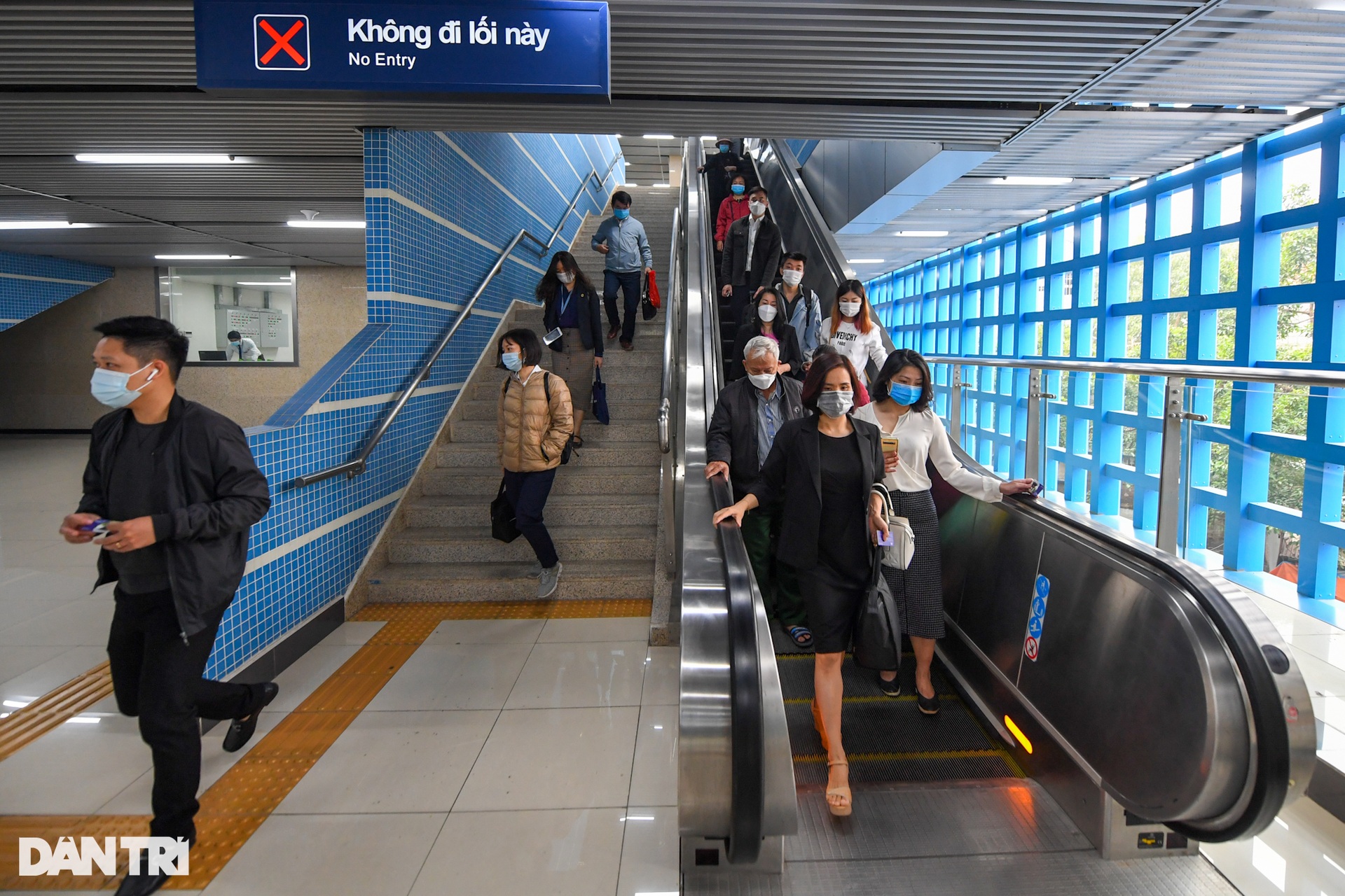 Tàu đường sắt Cát Linh - Hà Đông bất ngờ vắng khách sáng đầu tuần - 14 Tàu đường sắt Cát Linh - Hà Đông bất ngờ vắng khách sáng đầu tuần - 14