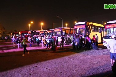 Chuyến xe nghĩa tình đưa 1.500 công nhân về quê ăn Tết