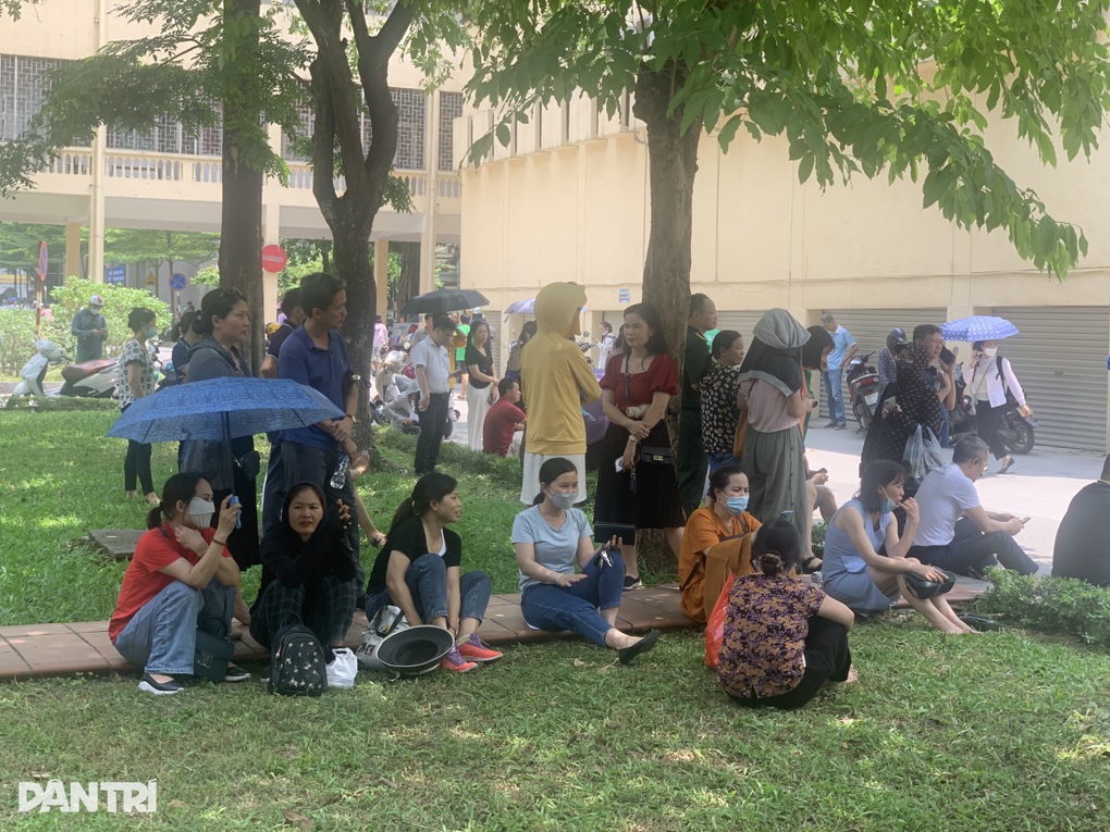 Chiếc lược ngà vào đề thi văn lớp 10 Trường THPT Chuyên Đại học Sư phạm - 2 Chiếc lược ngà vào đề thi văn lớp 10 Trường THPT Chuyên Đại học Sư phạm - 2