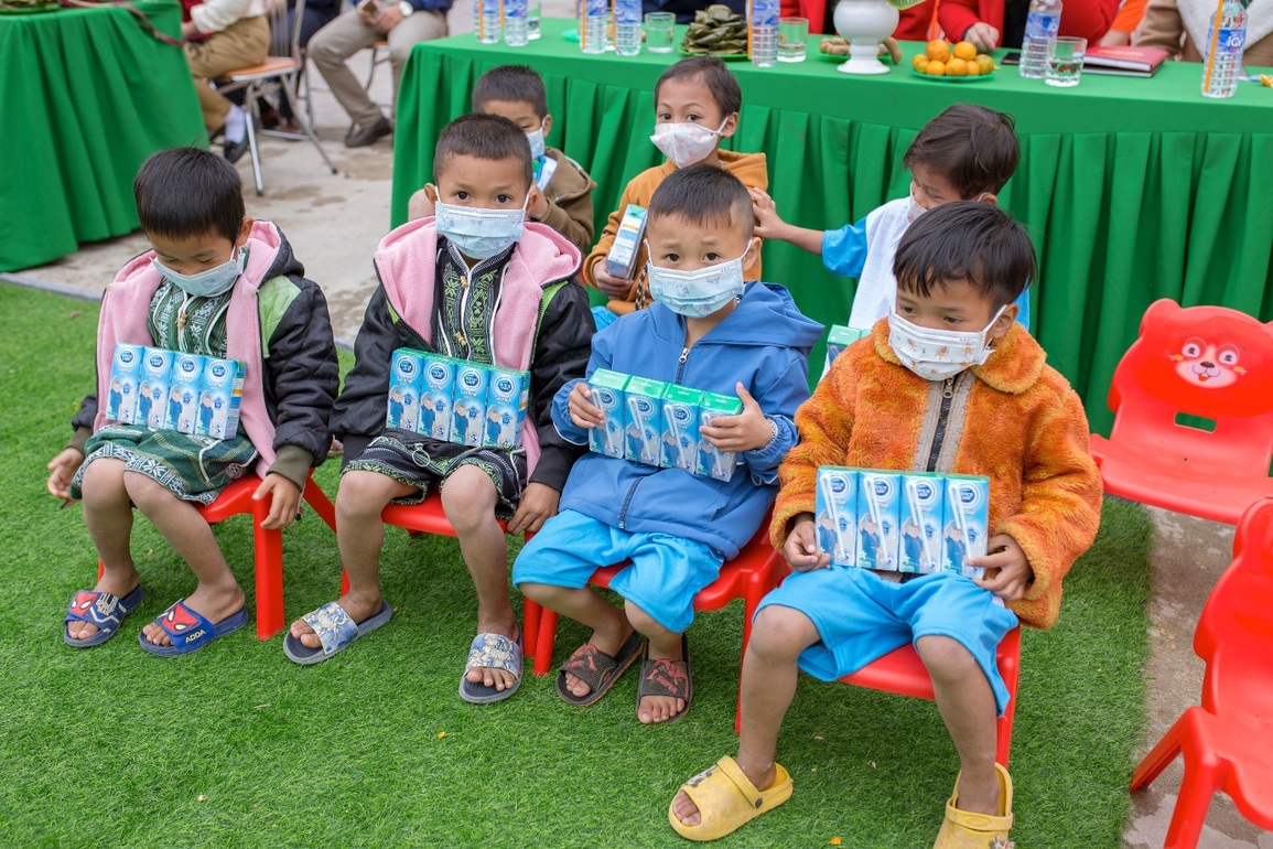 25 năm FrieslandCampina Việt Nam và công trình Đèn Đom Đóm thứ 25 - 5 25 năm FrieslandCampina Việt Nam và công trình Đèn Đom Đóm thứ 25 - 5