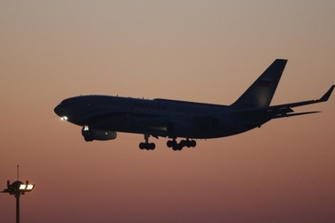 Máy bay Trung Quốc bị trễ vì hành khách cãi nhau, tiếp viên mải mua sắm