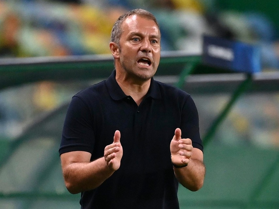 Hansi Flick: Từ kẻ học việc tới người hùng Champions League - 2 Hansi Flick: Từ kẻ học việc tới người hùng Champions League - 2