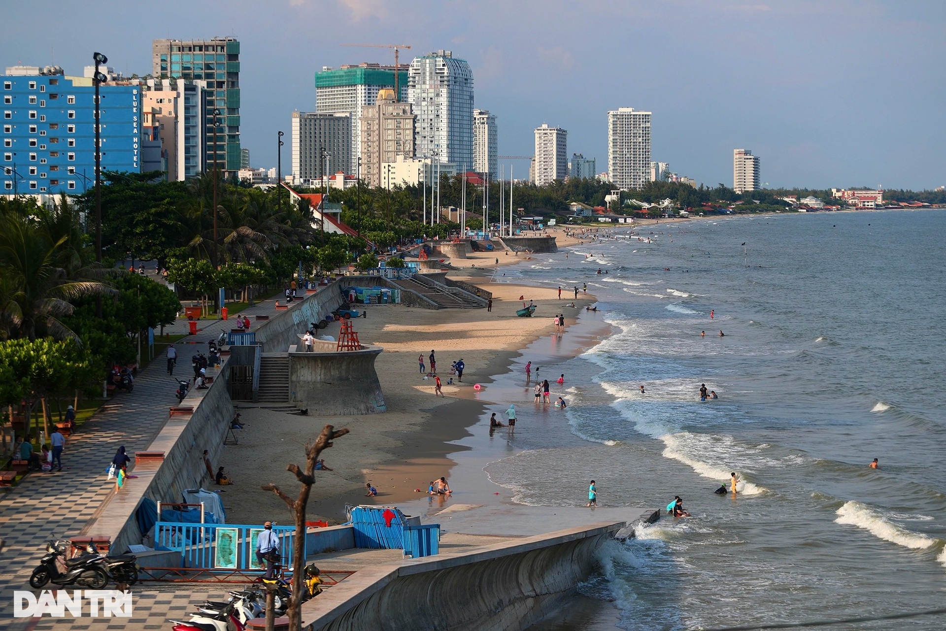 Người dân TPHCM đi 120 km tắm biển Vũng Tàu rồi ra về vì không có nhà nghỉ - 2