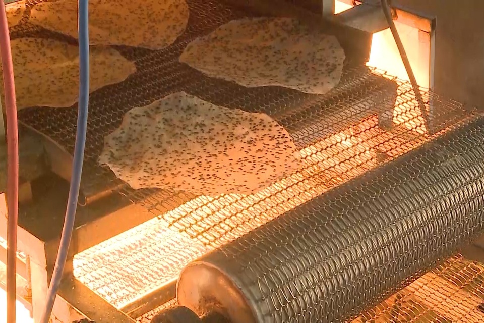 Làng bánh tráng nức tiếng Quảng Bình hối hả vào vụ Tết - 9 Làng bánh tráng nức tiếng Quảng Bình hối hả vào vụ Tết - 9