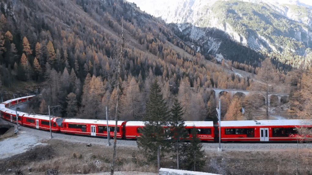 Tàu chở khách 100 toa dài nhất thế giới uốn lượn như rắn bò trên núi - 2 Tàu chở khách 100 toa dài nhất thế giới uốn lượn như rắn bò trên núi - 2