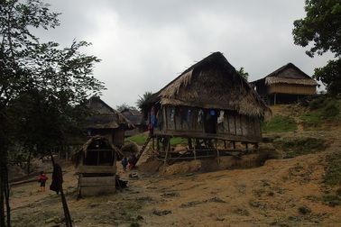 Hàng chục người dân ôm nợ vì trót vay vốn đi... “thoát nghèo”!