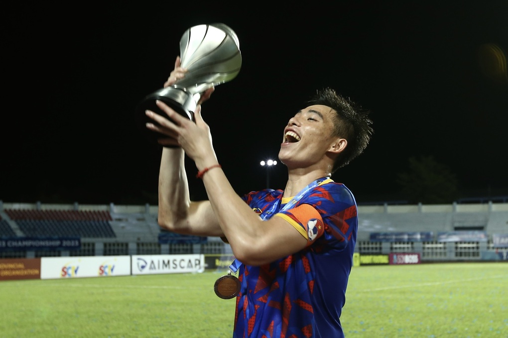 Vô địch U23 Đông Nam Á, HLV Hoàng Anh Tuấn nói lời tâm huyết - 3 Vô địch U23 Đông Nam Á, HLV Hoàng Anh Tuấn nói lời tâm huyết - 3
