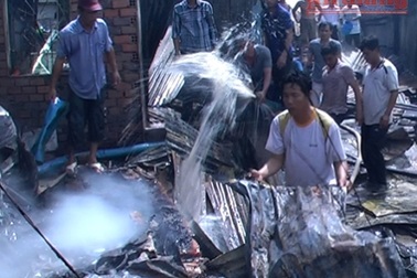 Hỏa hoạn thiêu rụi hoàn toàn 76 căn nhà