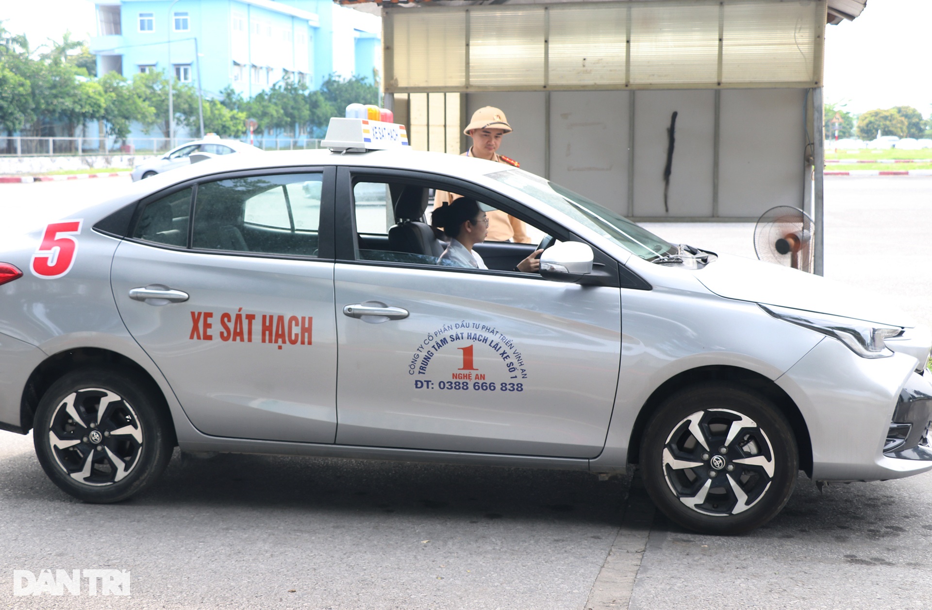 Trải nghiệm buổi sát hạch lái xe đầu tiên do Công an Nghệ An tổ chức - 7