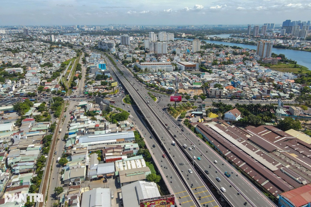 Lạ lùng thị trường địa ốc TPHCM: Nguồn cung thiếu nhưng ê hề dự án tồn kho - 1 Lạ lùng thị trường địa ốc TPHCM: Nguồn cung thiếu nhưng ê hề dự án tồn kho - 1