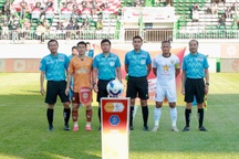 Thành viên CLB HAGL phản ứng trọng tài sau trận thua CLB Hà Tĩnh