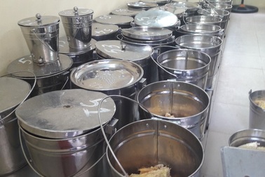 Đà Nẵng: Phụ huynh nghi vấn chất lượng bữa ăn bán trú