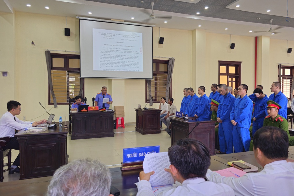 Nhóm nổ súng vào tiệc sinh nhật ở Long An lĩnh án - 1 Nhóm nổ súng vào tiệc sinh nhật ở Long An lĩnh án - 1