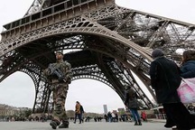 Pháp điều 10.000 lính ra đường vì đe dọa khủng bố