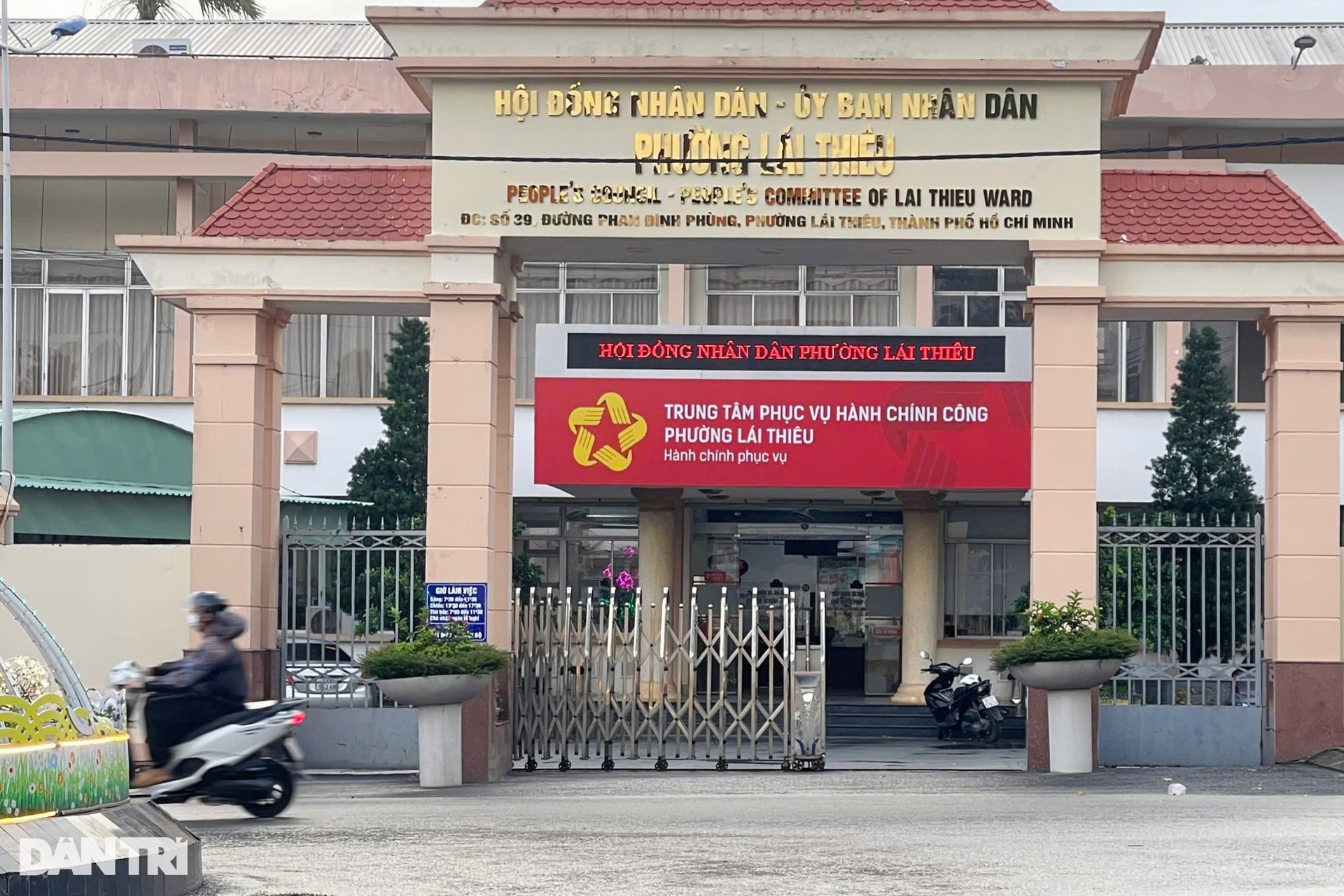 Hàng loạt địa phương ở TPHCM bắt đầu lắp đặt bảng tên phường mới - 18 Hàng loạt địa phương ở TPHCM bắt đầu lắp đặt bảng tên phường mới - 18