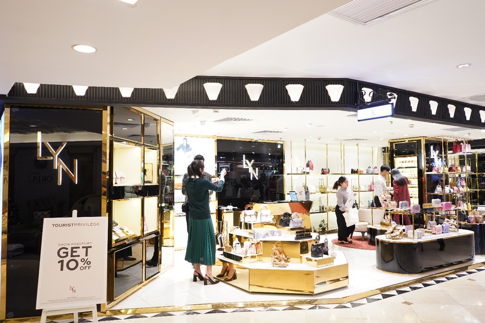 Tràng Tiền Plaza tiếp tục khẳng định vị thế độc tôn trên thị trường bán lẻ - 4 Tràng Tiền Plaza tiếp tục khẳng định vị thế độc tôn trên thị trường bán lẻ - 4
