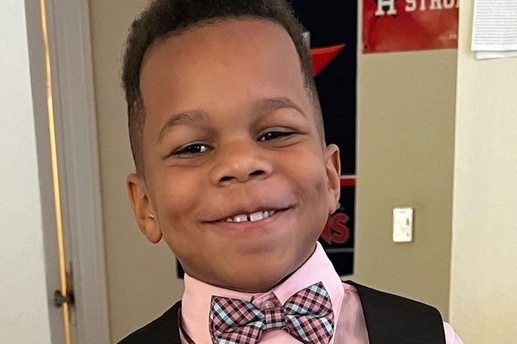 Bé trai 7 tuổi chết trong máy giặt, cha nuôi lãnh án 50 năm tù - 2 Bé trai 7 tuổi chết trong máy giặt, cha nuôi lãnh án 50 năm tù - 2