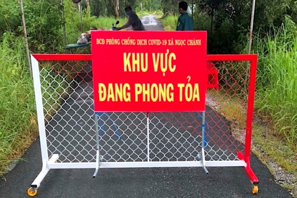 Thiếu trách nhiệm sàng lọc bệnh nhân Covid-19, một bác sĩ bị khởi tố - 1 Thiếu trách nhiệm sàng lọc bệnh nhân Covid-19, một bác sĩ bị khởi tố - 1