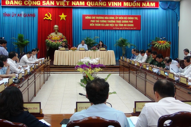 Phó Thủ tướng Trương Hòa Bình: An giang cần tăng cường công tác chống buôn lậu...