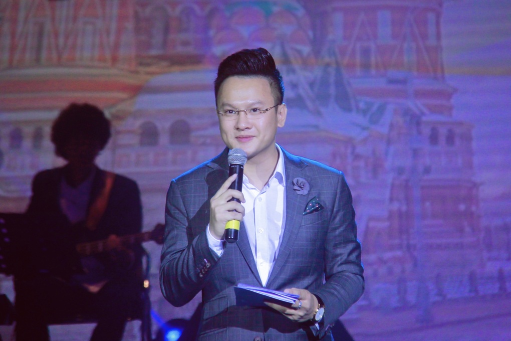 MC Đại Dương VTV tiết lộ bất ngờ về thu nhập và bị đồng nghiệp chơi xấu - 3 MC Đại Dương VTV tiết lộ bất ngờ về thu nhập và bị đồng nghiệp chơi xấu - 3