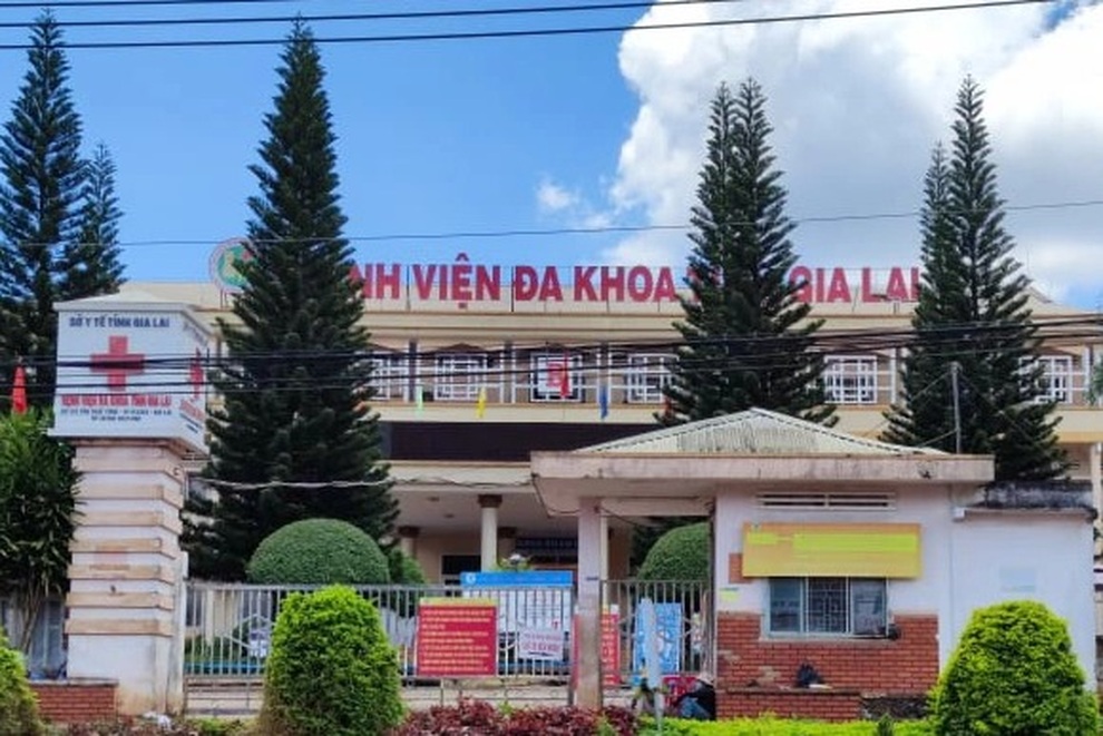 Vì sao Giám đốc bệnh viện Đa khoa tỉnh Gia Lai bị tạm đình chỉ công tác? - 1 Vì sao Giám đốc bệnh viện Đa khoa tỉnh Gia Lai bị tạm đình chỉ công tác? - 1