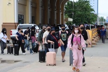 Thái Lan sơ tán hơn 100.000 người giáp biên giới với Campuchia