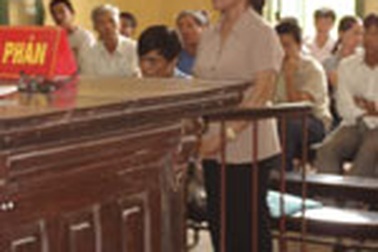 Vụ “trộm” cước viễn thông quốc tế: 5 năm xét xử vẫn bế tắc