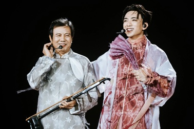 SOOBIN cùng bố hát xẩm, tự nhận "quá vô tư khiến khán giả buồn"